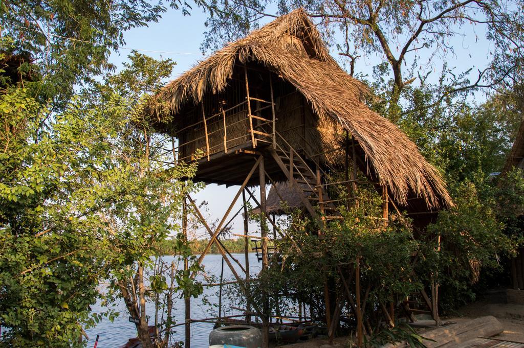 Samon Village Kampot Bilik gambar